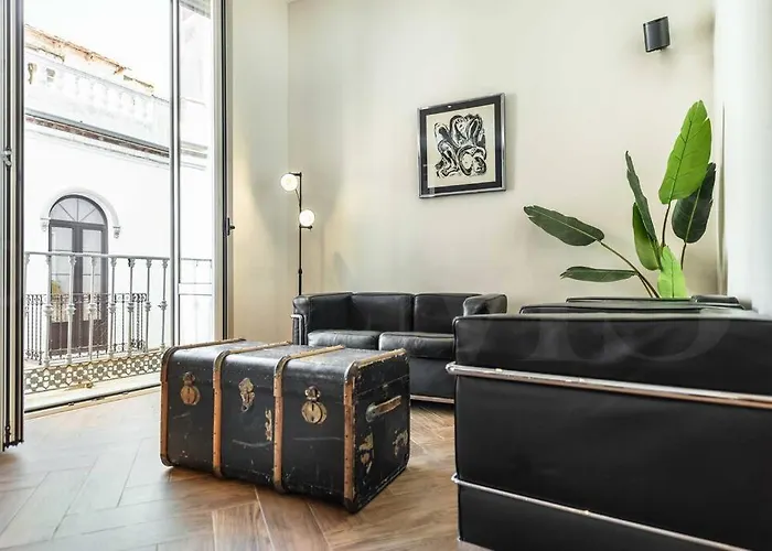 Modern & Spacious - Historic Center By Rems